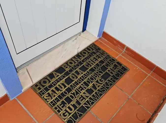 White Swell By Sítio Da Nazaré