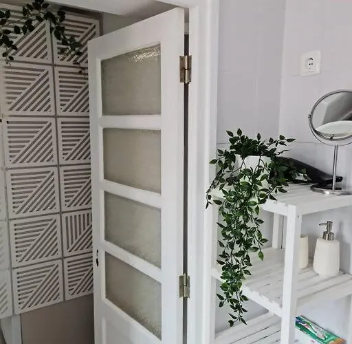 White Swell By Sítio Da Nazaré